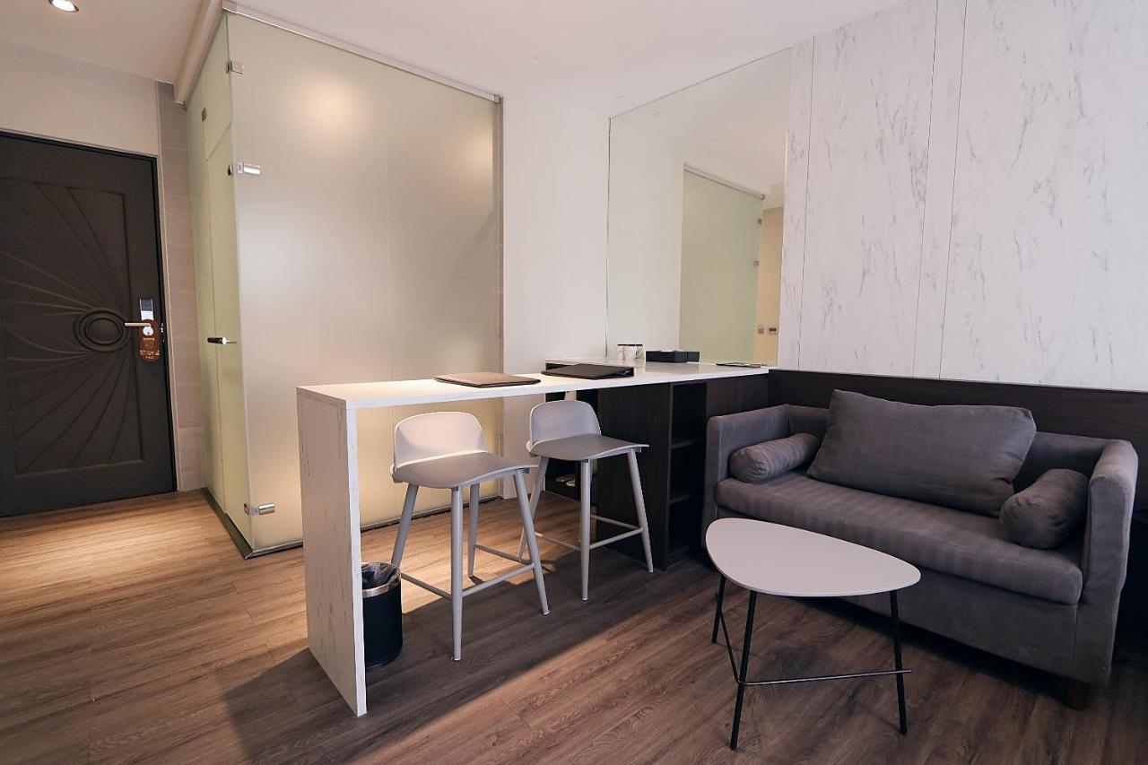 Hotel Hesper Hsr Taichung Luaran gambar