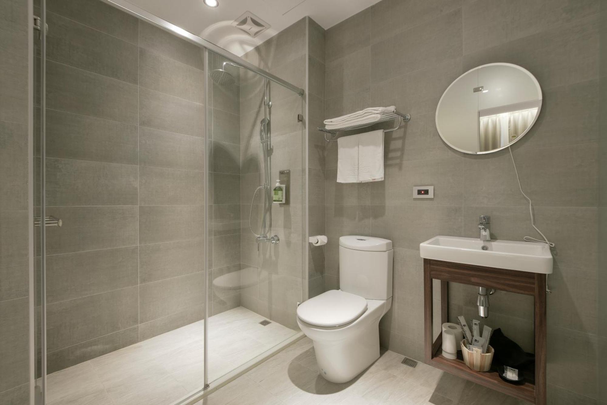 Hotel Hesper Hsr Taichung Luaran gambar